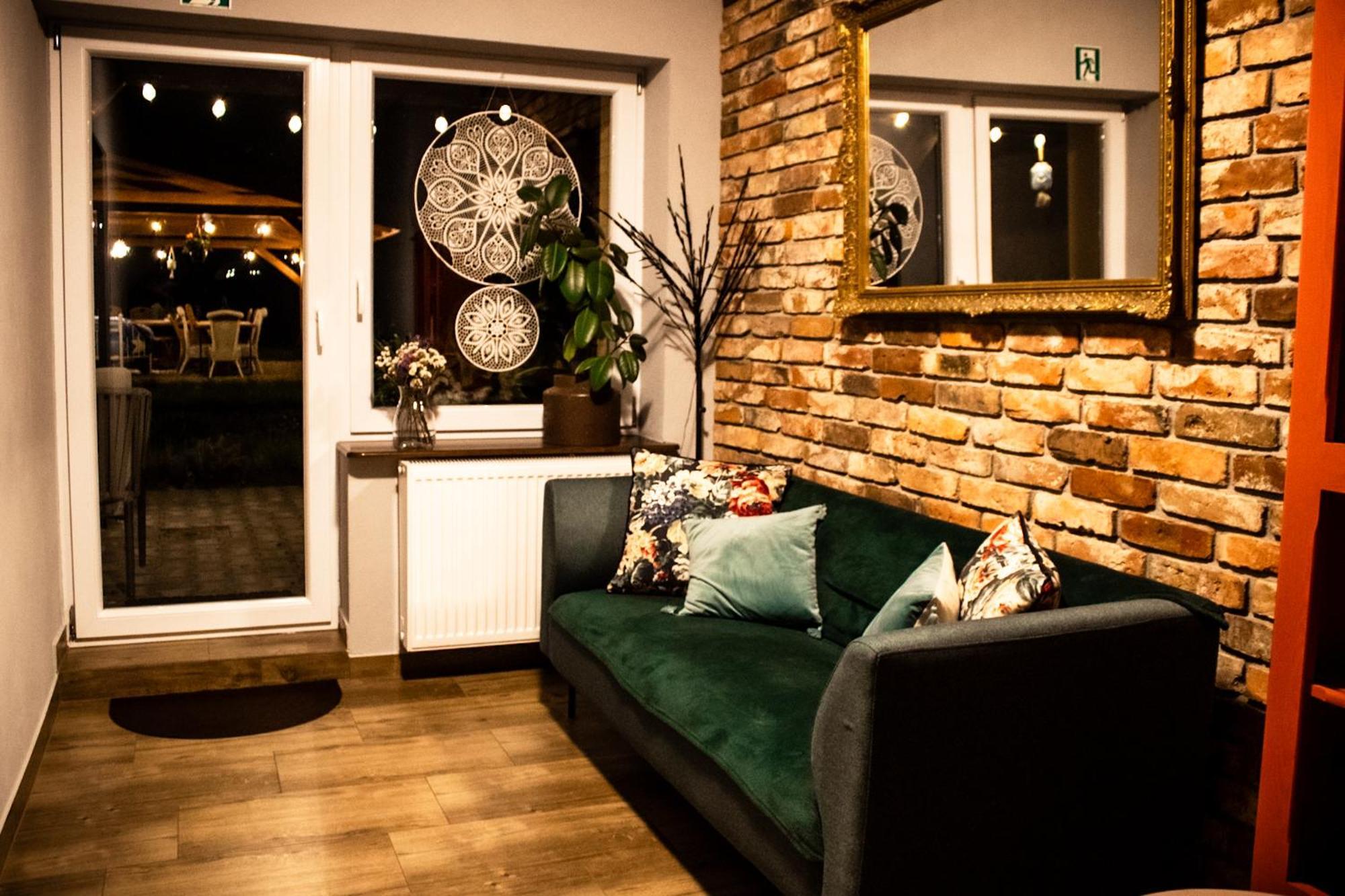 Bed and Breakfast Uroczysko Olesnica Chodzież Exterior foto
